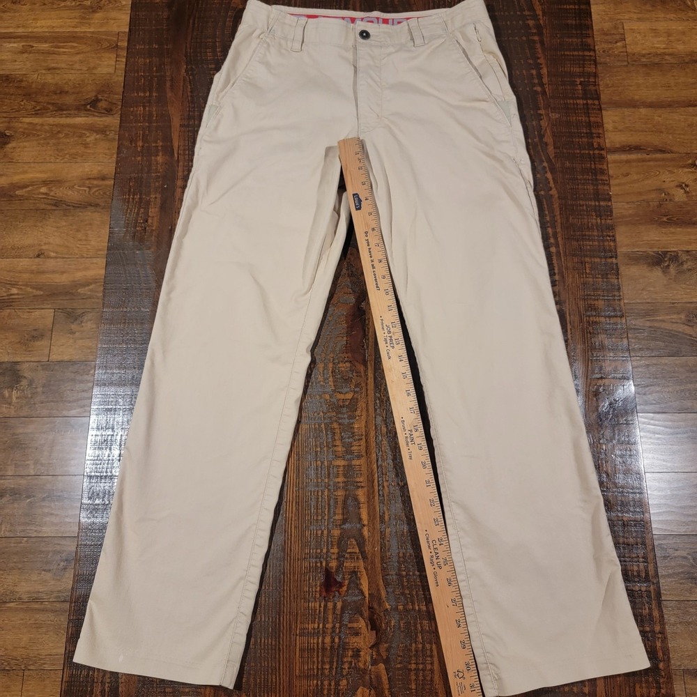 Under Armour All season gear Chino Pants 32x32 Beige Loose Fit Flat Front Used